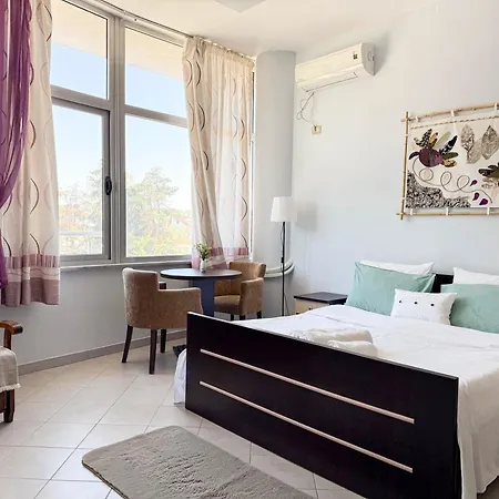 Double With En-suite Bathroom *