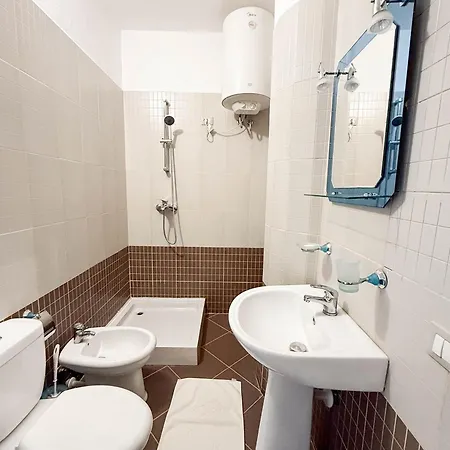 Double With En-suite Bathroom * Durrës